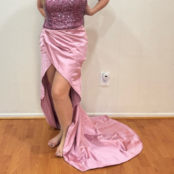Beautiful pink dress - Picture 2 of 7